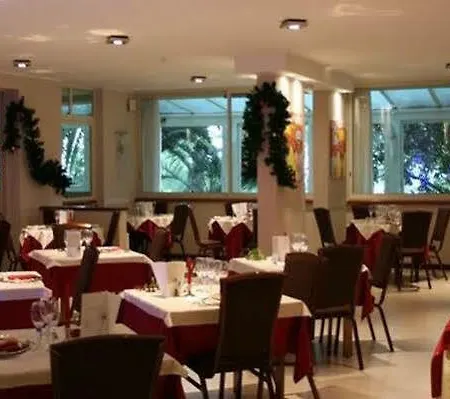 니알라 스위트 4*